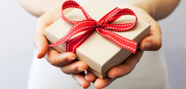 cannot miss holiday buying tips choose gifts wisely